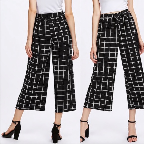 DELIGHTFUL Black & White Checked Capris - Picture 4 of 5
